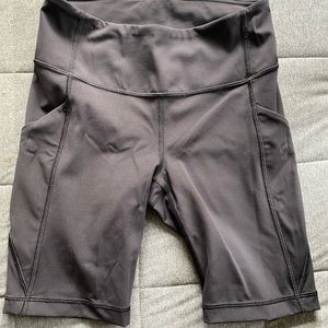 Lulu bike shorts